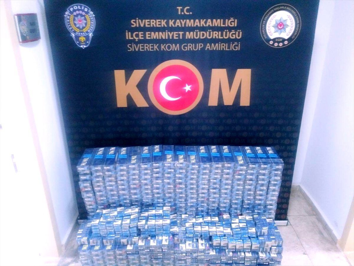 Kamyonun yakıt deposunda 4 bin 500 paket kaçak sigara ele geçirildi