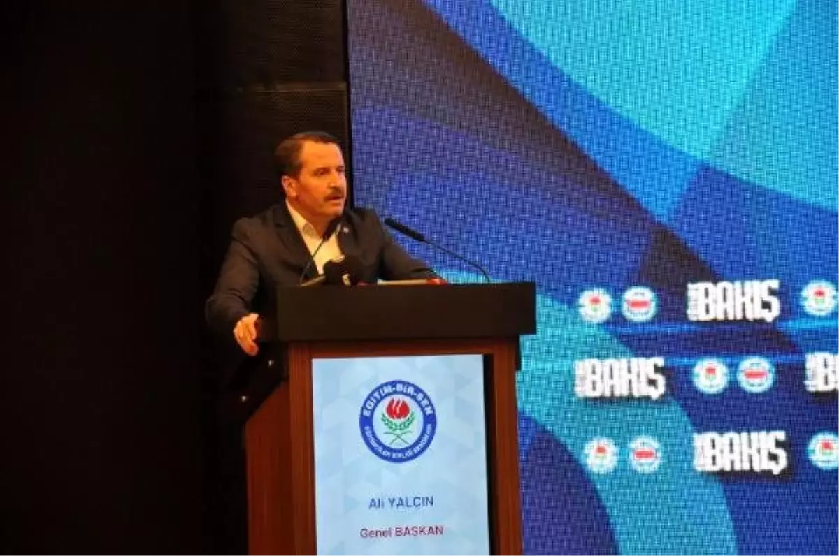 Memur-Sen Başkanı Yalçın, \'Eğitime Bakış\' dergisinin etkinliğine katıldı