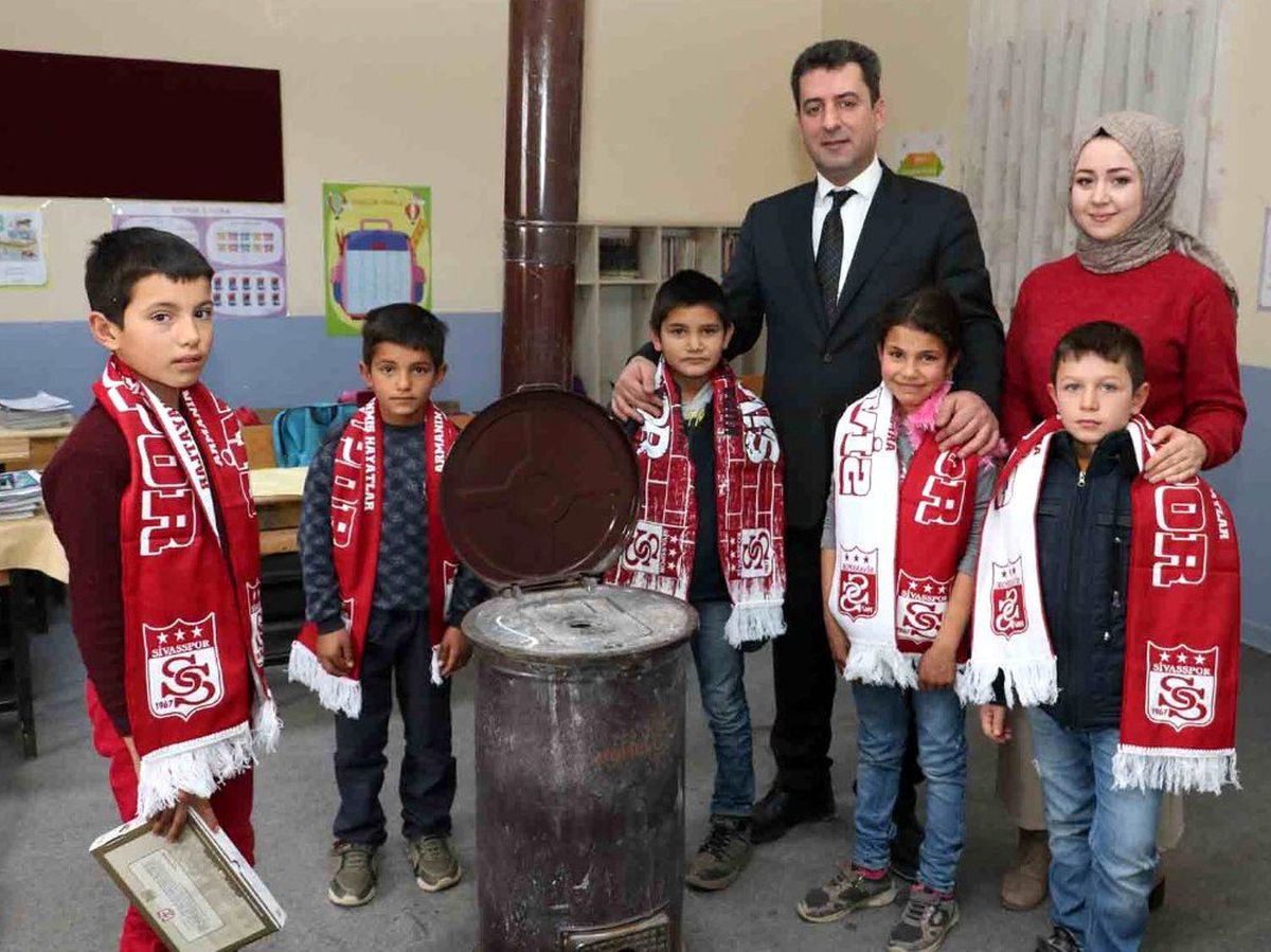 Müdürden öğrencilere maç sözü
