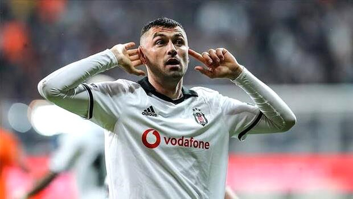 Beşiktaş Burak Yılmaz\'ın sözleşmesini uzattı