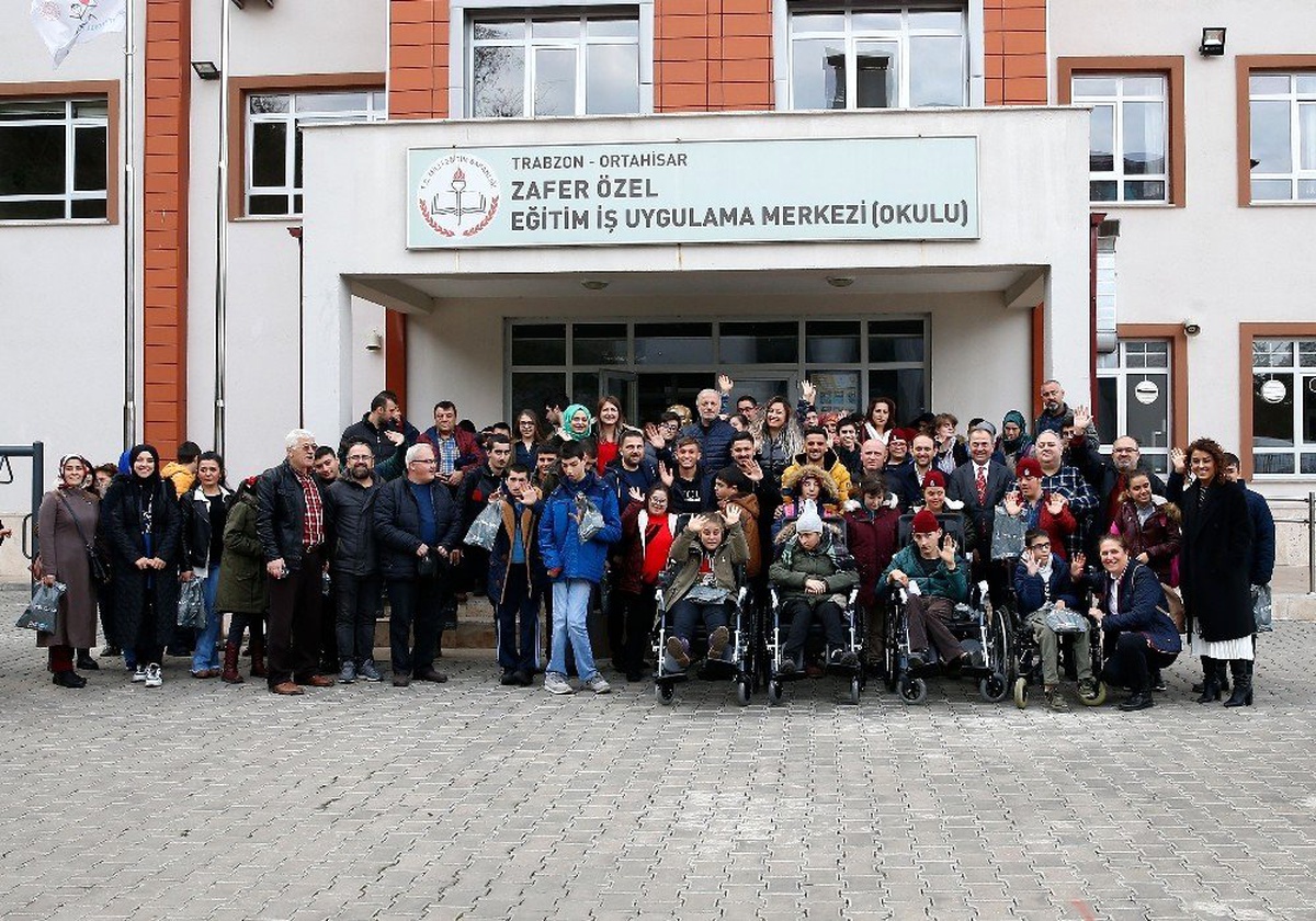 Trabzonspor\'dan anlamlı destek