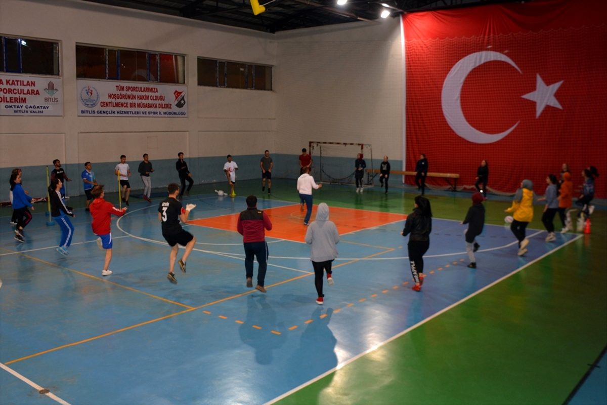 Bitlisli gençler spor mülakatlarına, HEM kurslarında hazırlanıyor