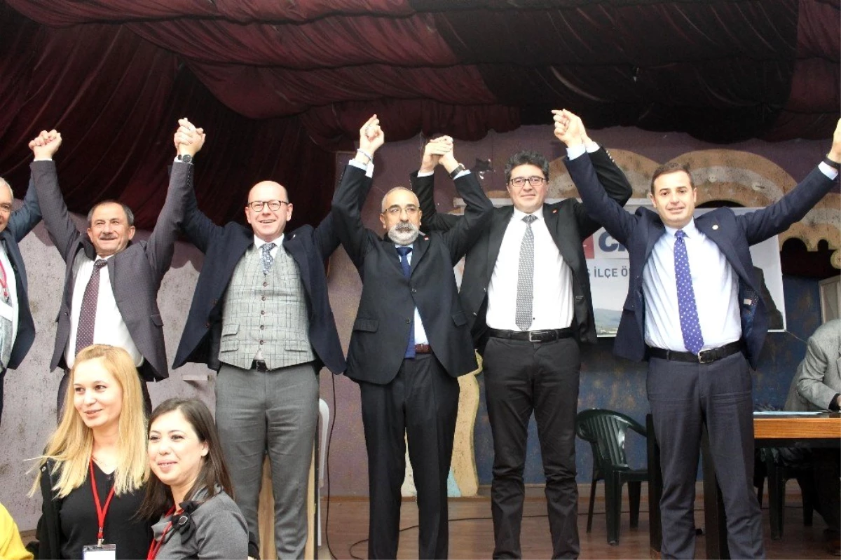 CHP Manyas\'da İsfendiyar Ülker altıncı kez başkan oldu