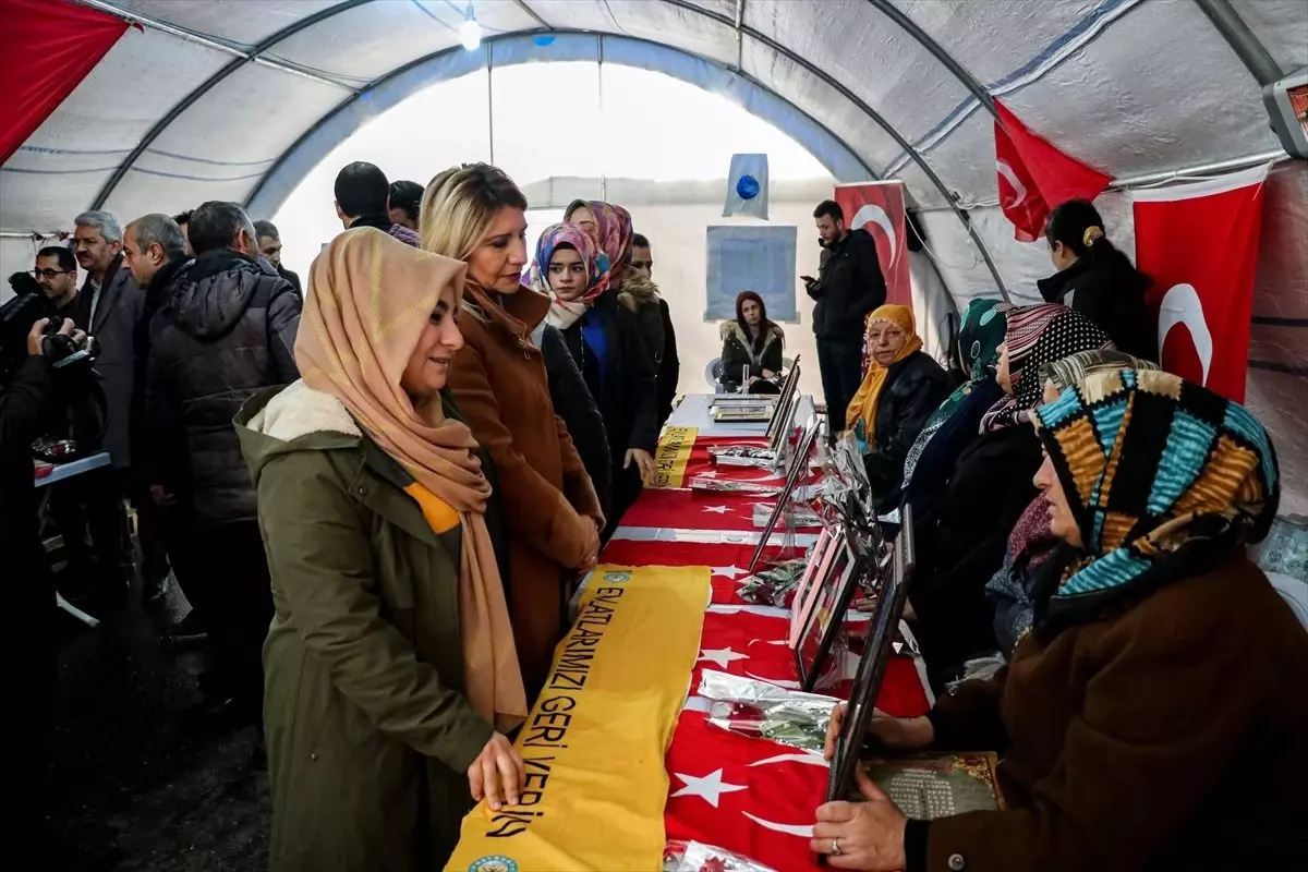 Diyarbakır annelerine destek ziyaretleri sürüyor