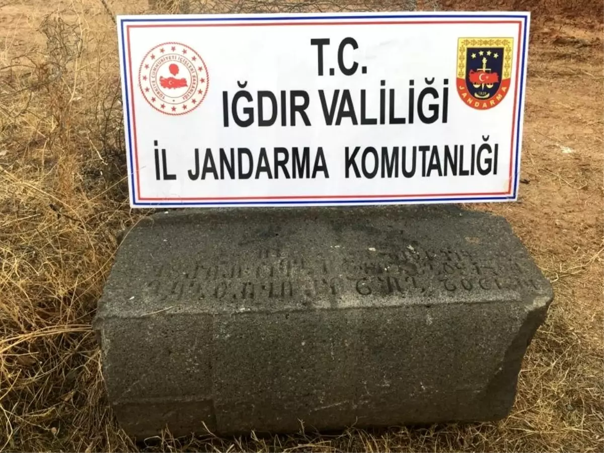 Iğdır\'da Ortaçağ dönemine ait Lahitleri satmak isterken yakalandılar