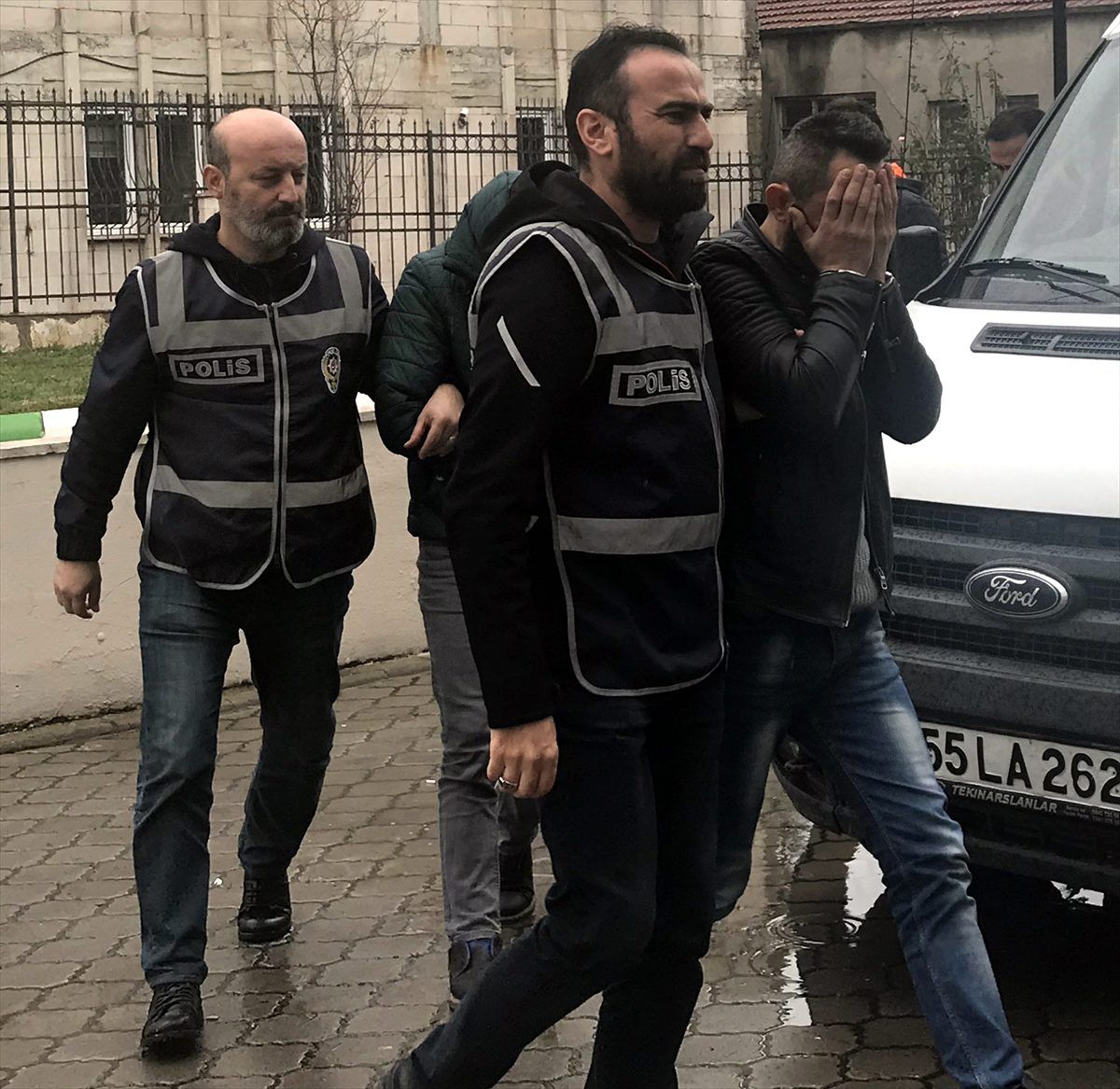 Samsun\'daki silahlı saldırının şüphelileri adliyeye çıkarıldı