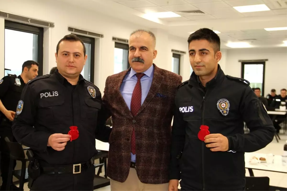 Sigarayı bırakan polislere Cumhuriyet altını