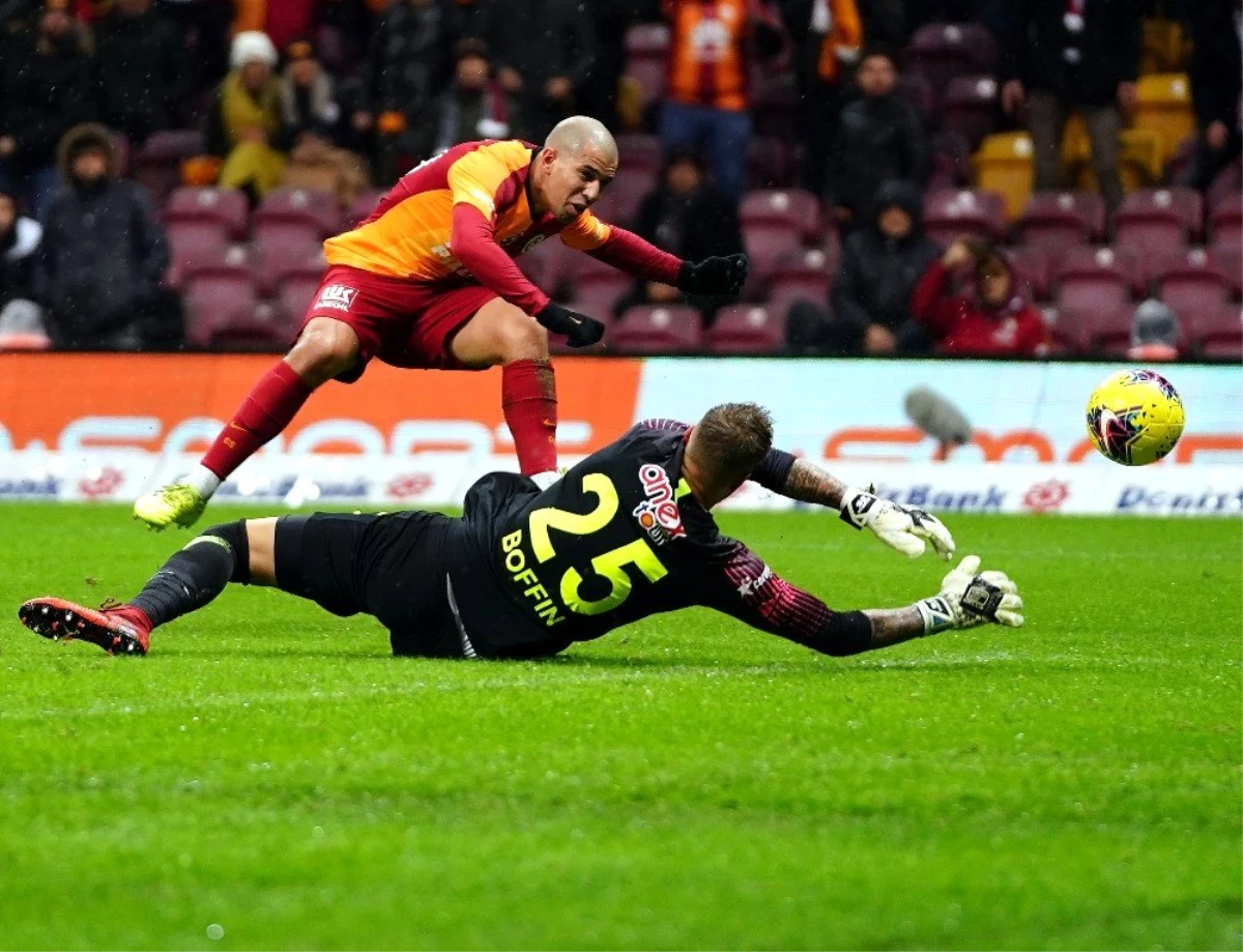 Süper Lig: Galatasaray: 3 - Antalyaspor: 0 (İlk yarı)