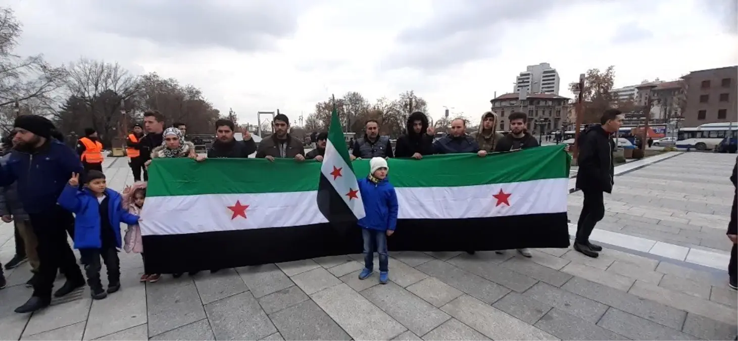 Suriye\'nin İdlib kentindeki saldırılar protesto edildi