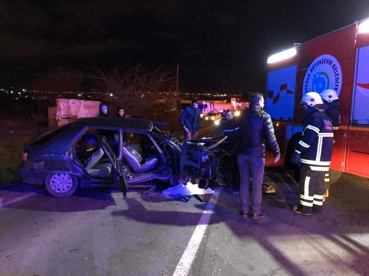 Tır ile otomobil çarpıştı: 6 yaralı
