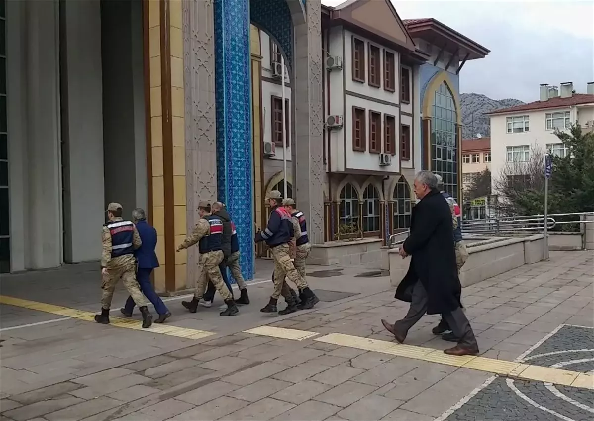 Amasya\'da kablo hırsızlığı iddiasıyla 3 kişi tutuklandı