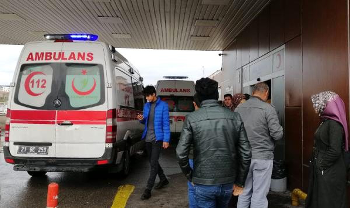 Aynı iş yerinden aldıkları tatlılardan yiyen 60 kişi, hastanelik oldu