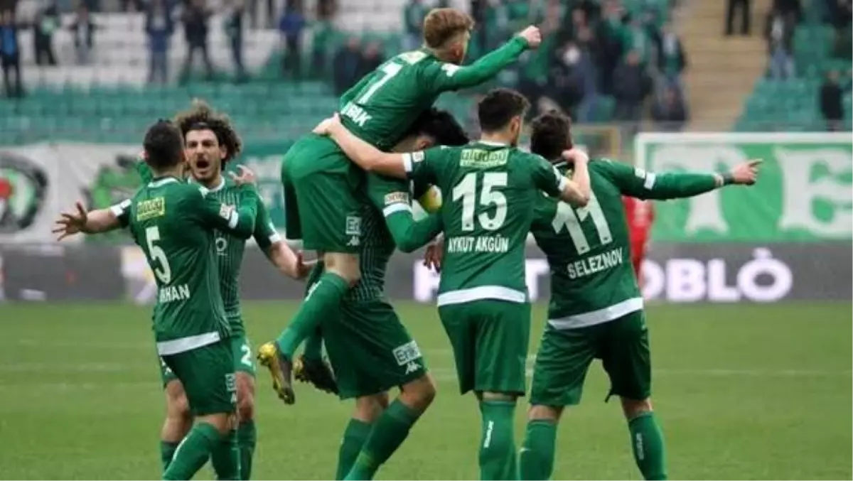 Bursaspor\'un yüzünü son dakika golleri güldürdü