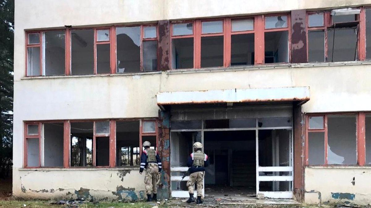 Elazığ\'da "Huzur Güven" uygulaması 22 şüpheli yakalandı