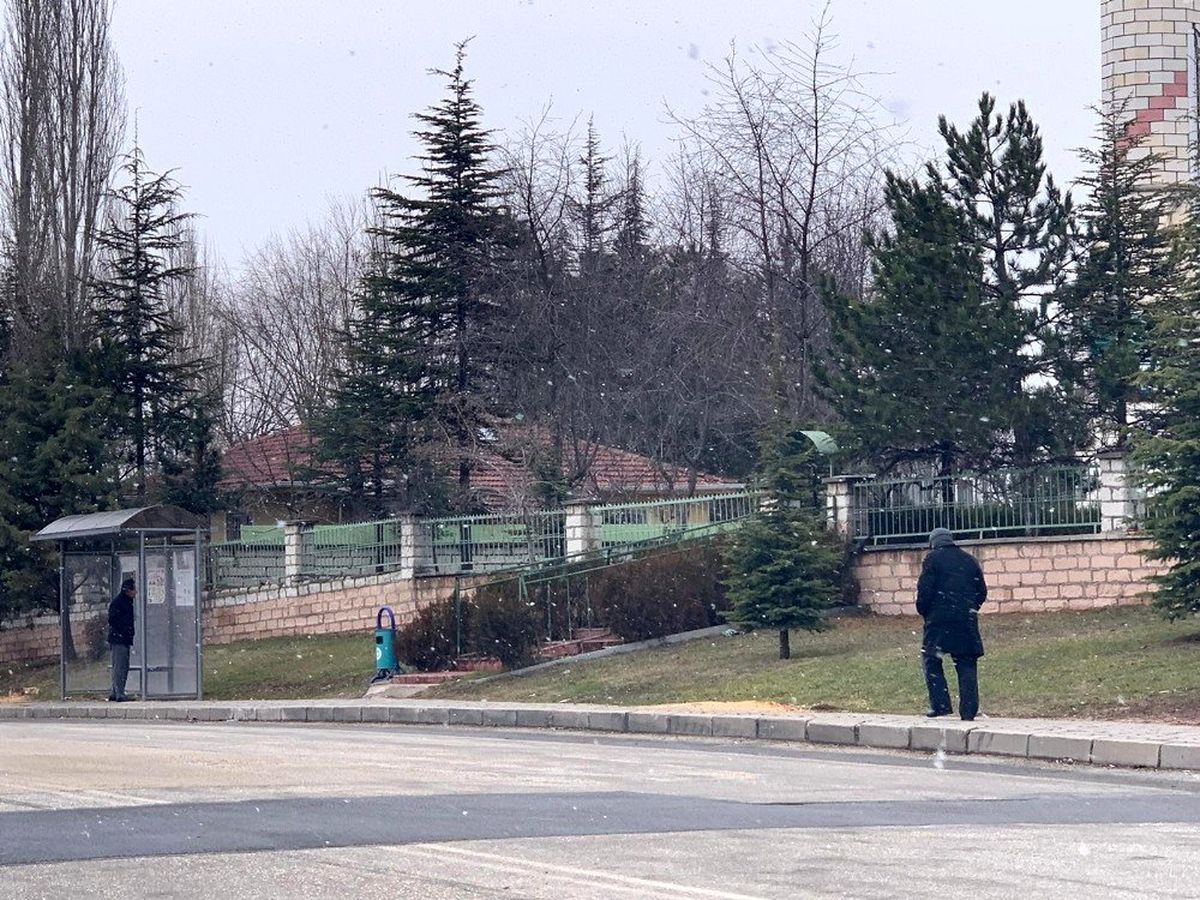 Eskişehir kent merkezinde kar yağışı başladı