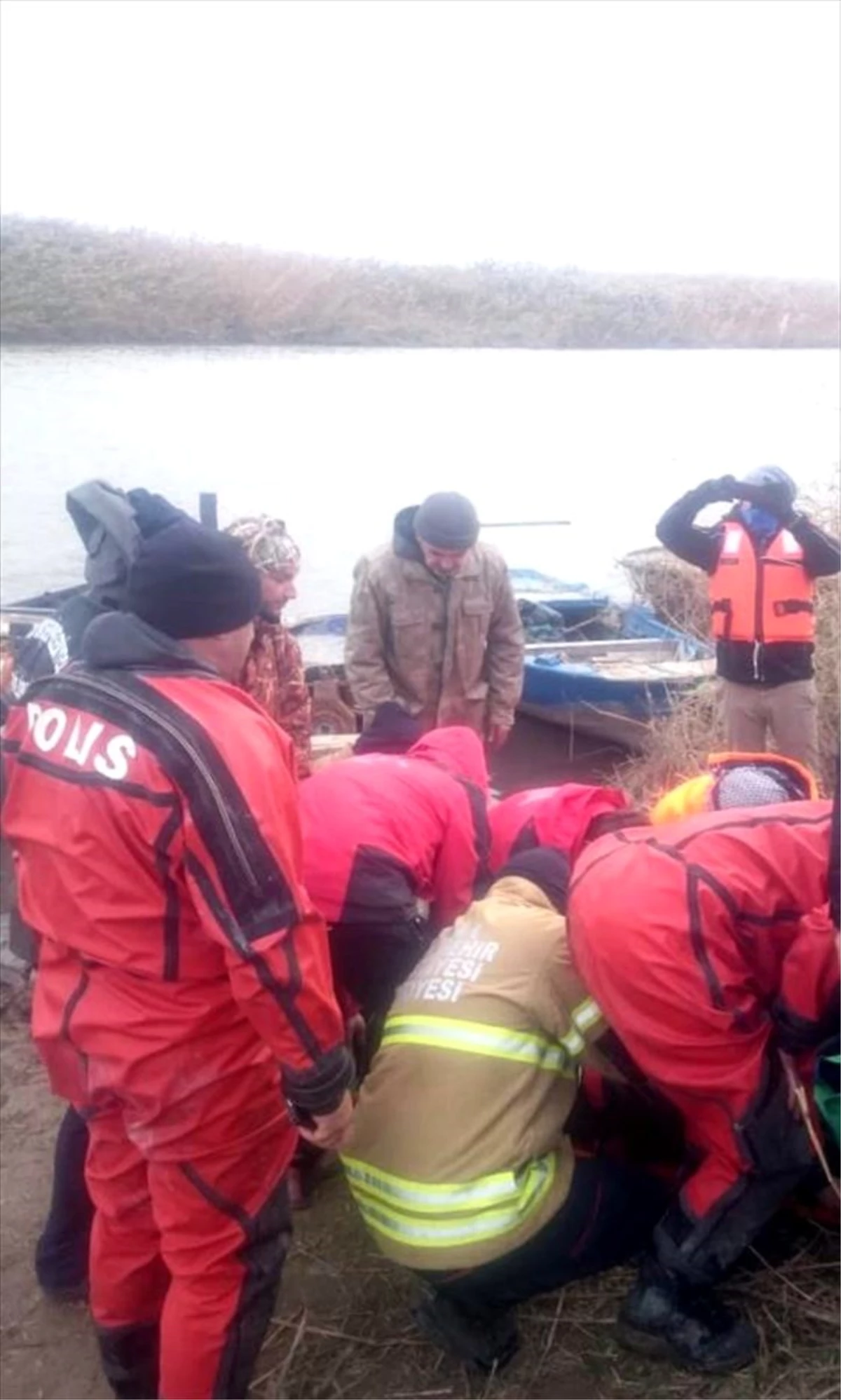 Gediz Nehri\'nde tekneyle balık avına çıkan kişinin cesedi bulundu