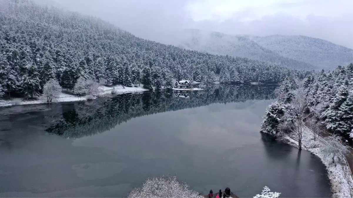 Gölcük Tabiat Parkı beyaza büründü