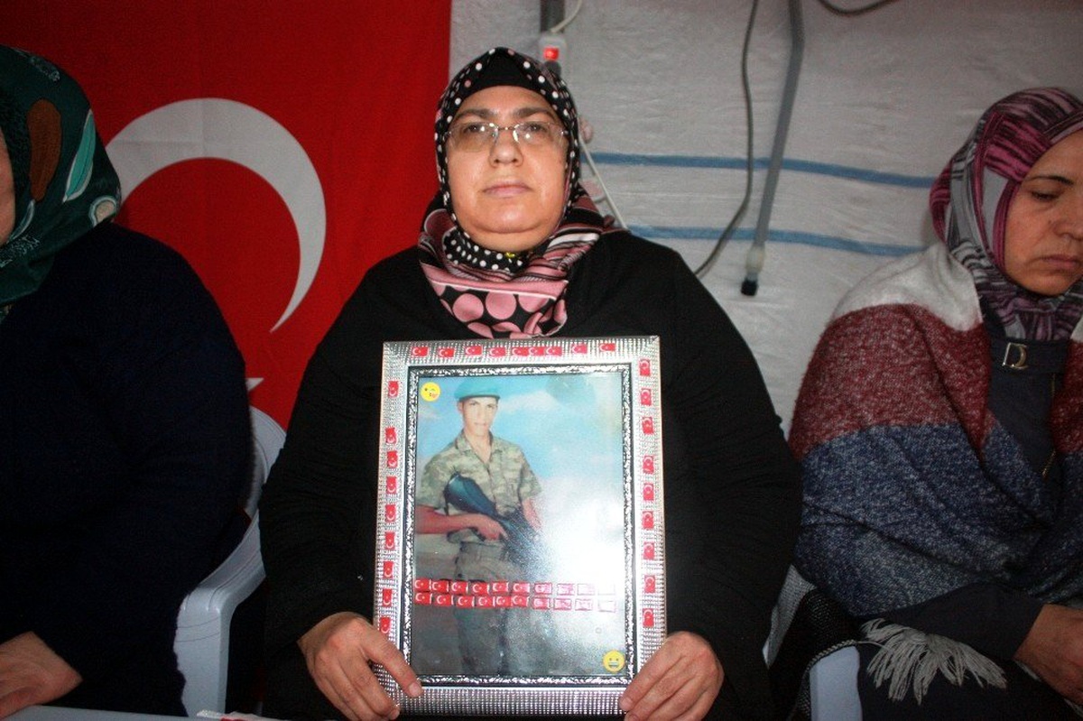 HDP önündeki ailelerin evlat nöbeti 118\'inci gününde