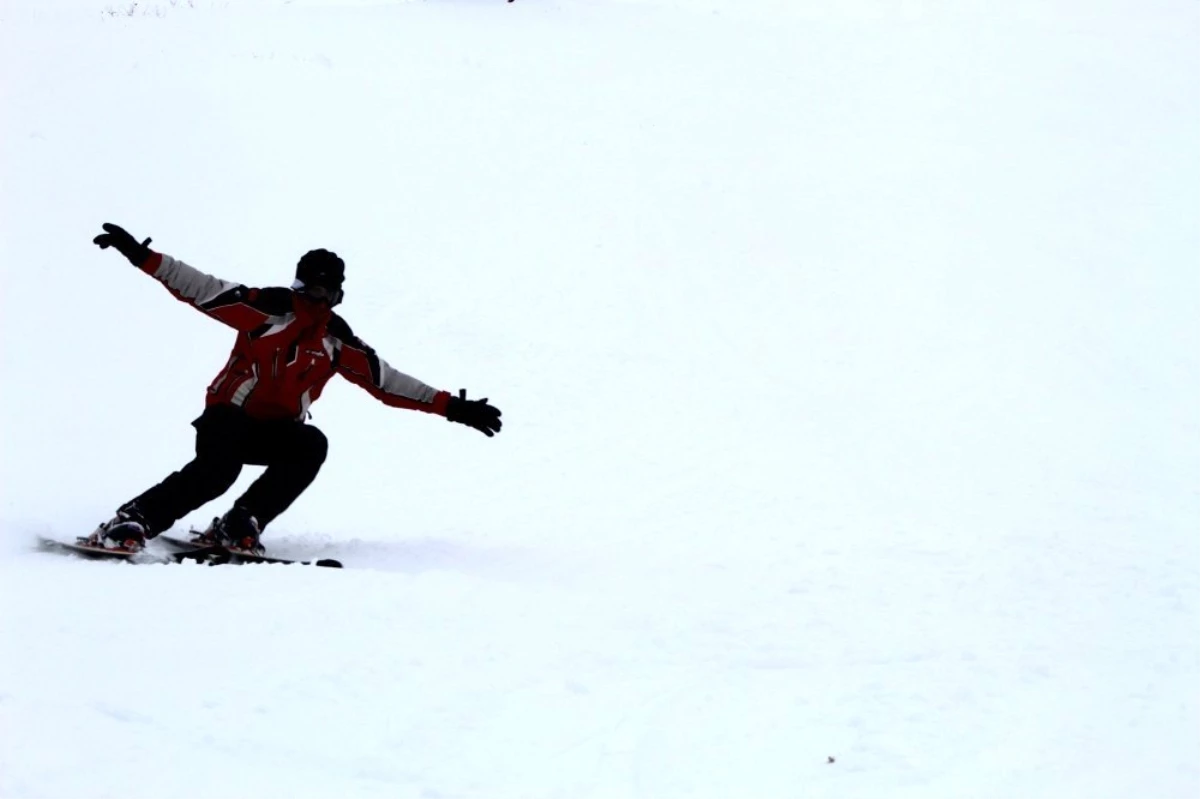 Hesarek\'te kayak sezonu açıldı, hedef 200 bin ziyaretçi