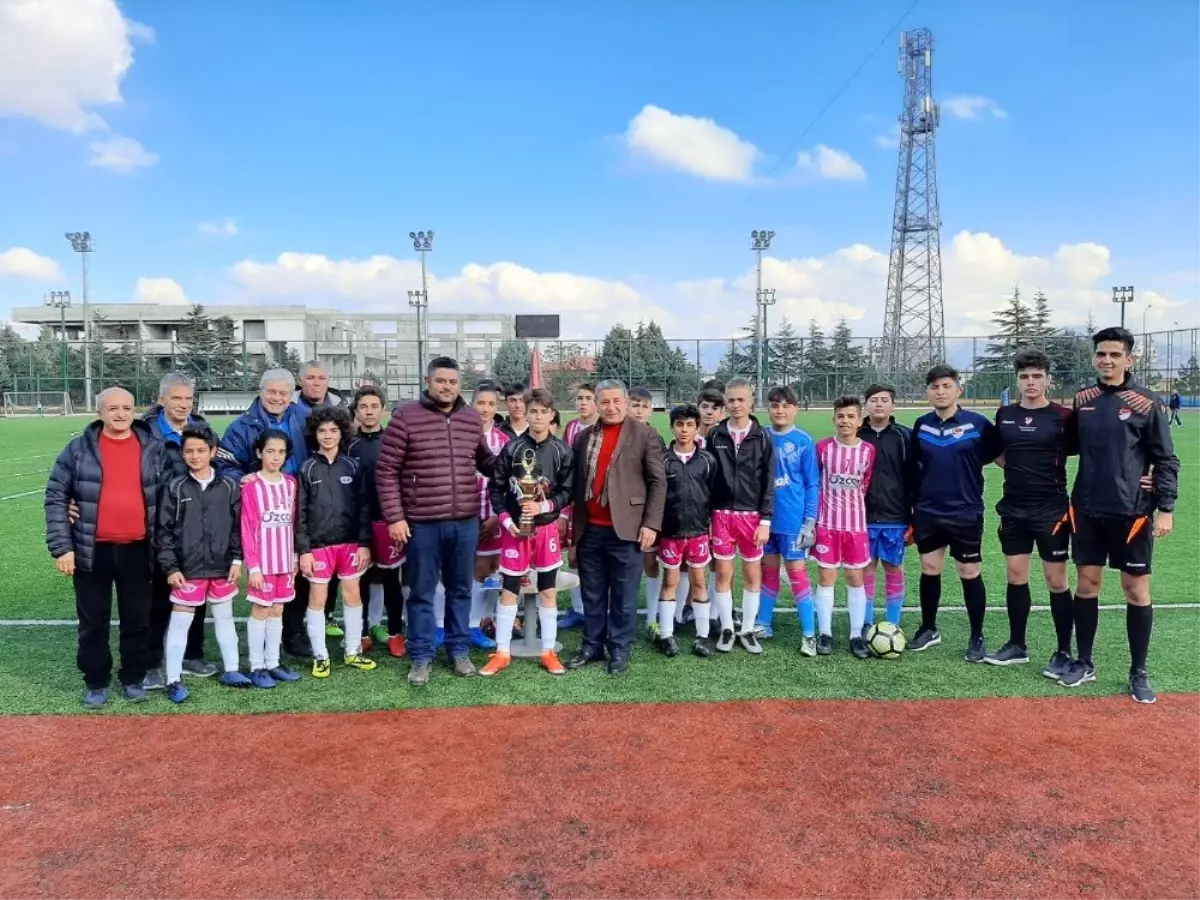 Isparta U-14 Liginde Şampiyon IYAŞ Gençlikspor