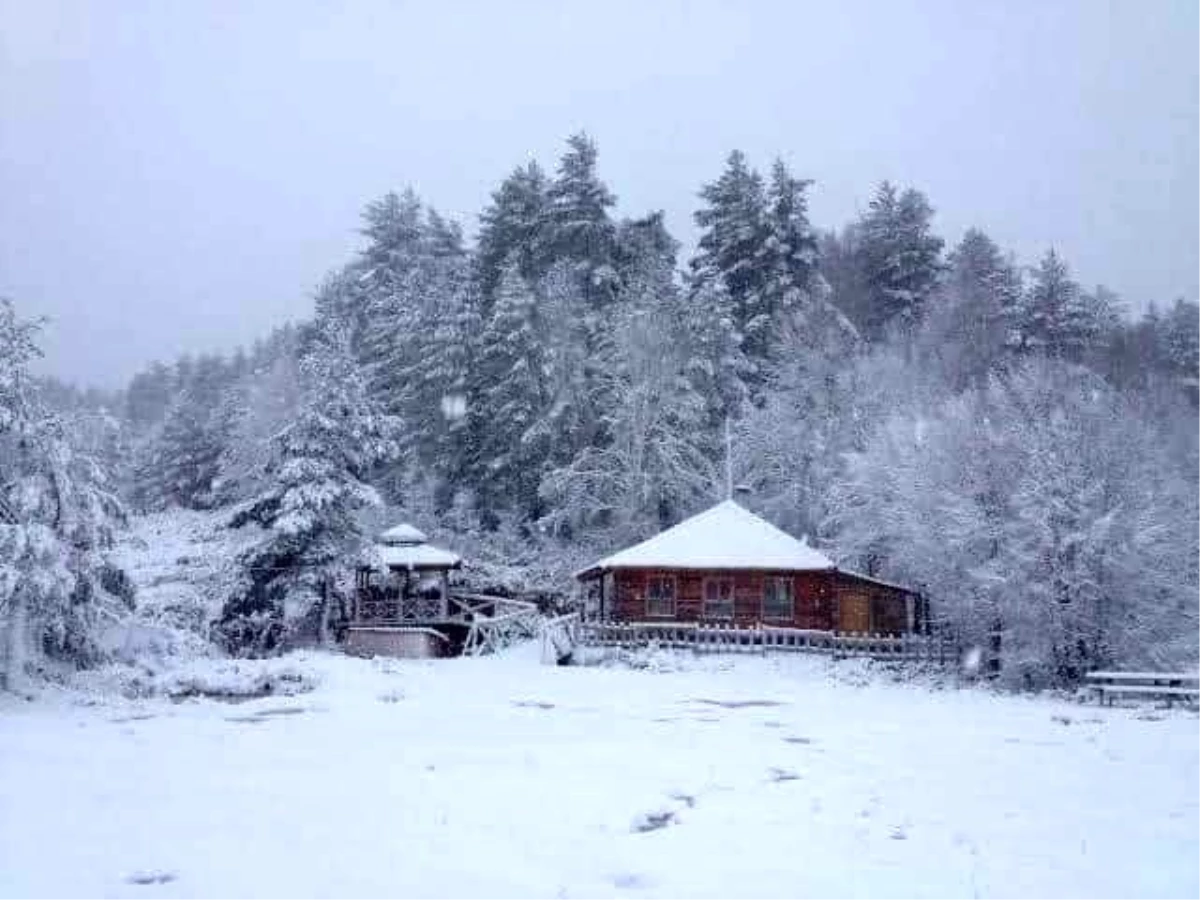 İznik\'te kar kalınlığı 5 santimetreye ulaştı