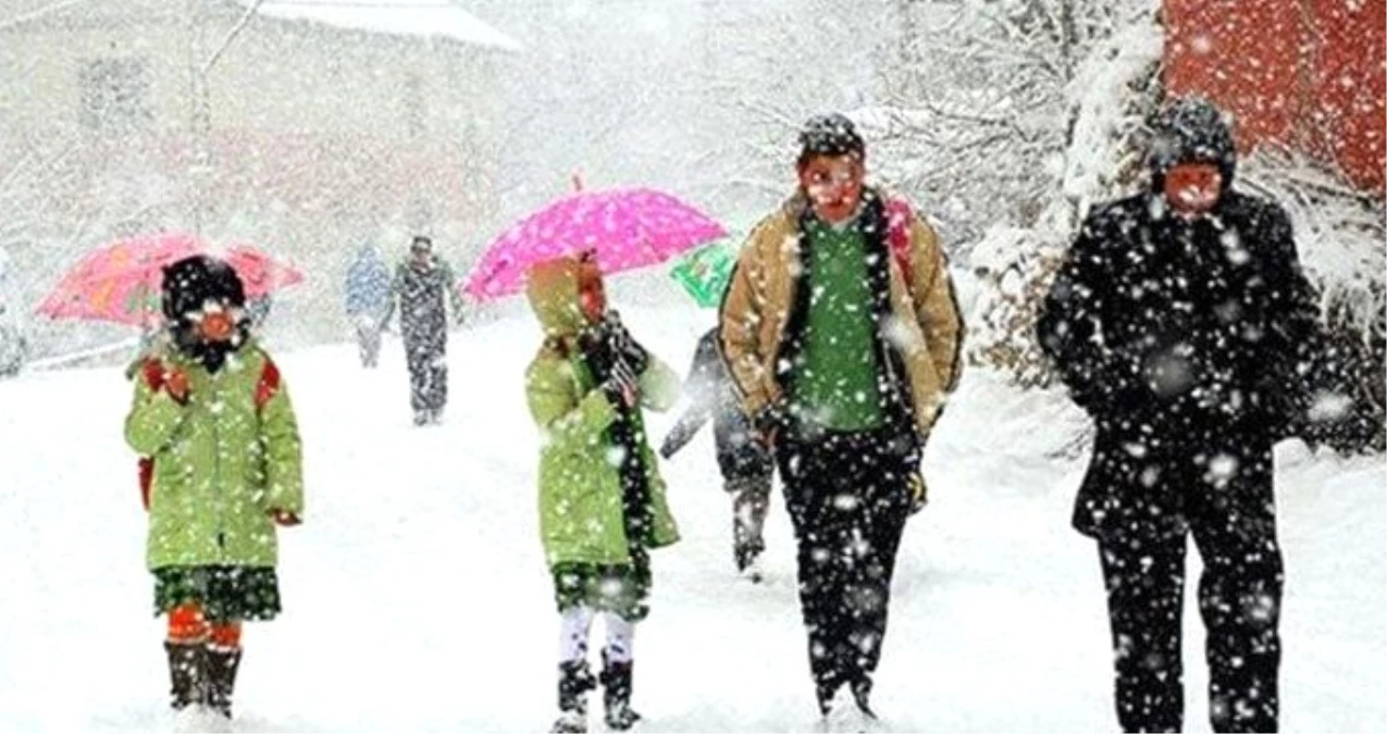 Karaman\'ın üç ilçesinde yoğun kar yağışı nedeniyle okullar tatil edildi
