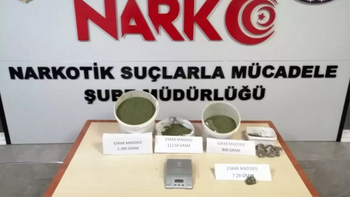 Kömürlükteki kovalarda 3 kilo 100 gram toz esrar ele geçirildi