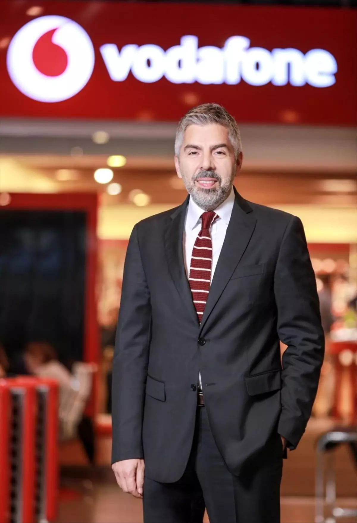 , SIM kart boyutunu küçülterek plastik kullanımını yüzde 50 azaltacak