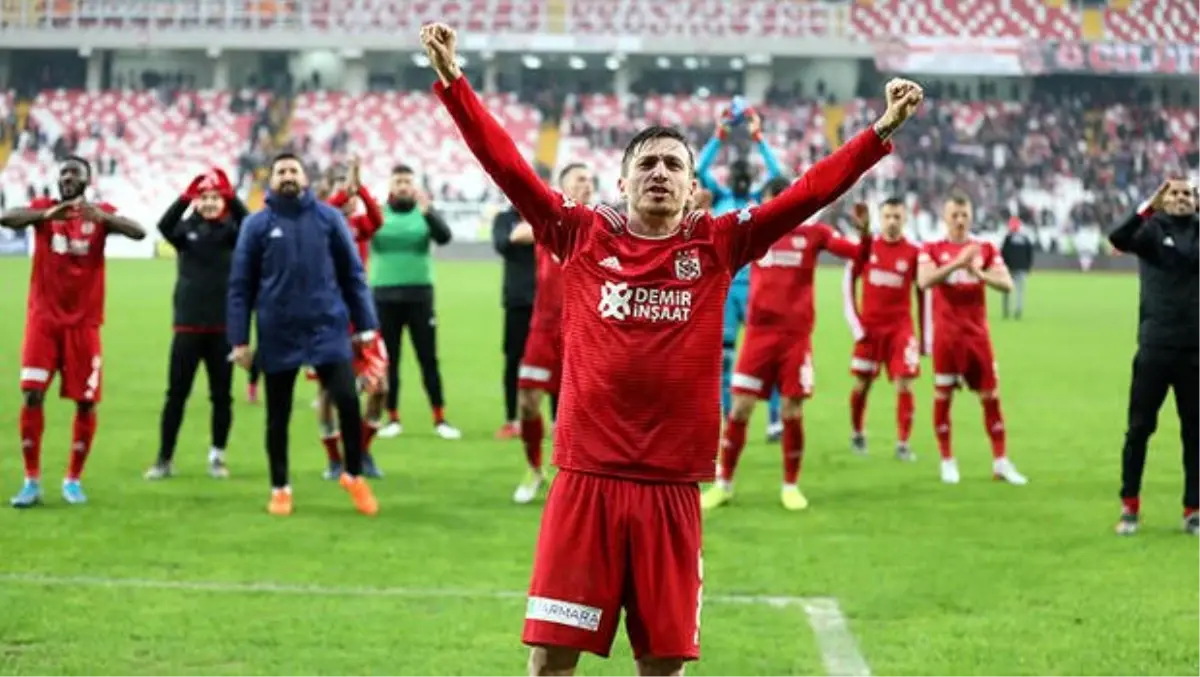 Sivasspor, Süper Lig\'de ilk devreyi 3. kez lider tamamladı