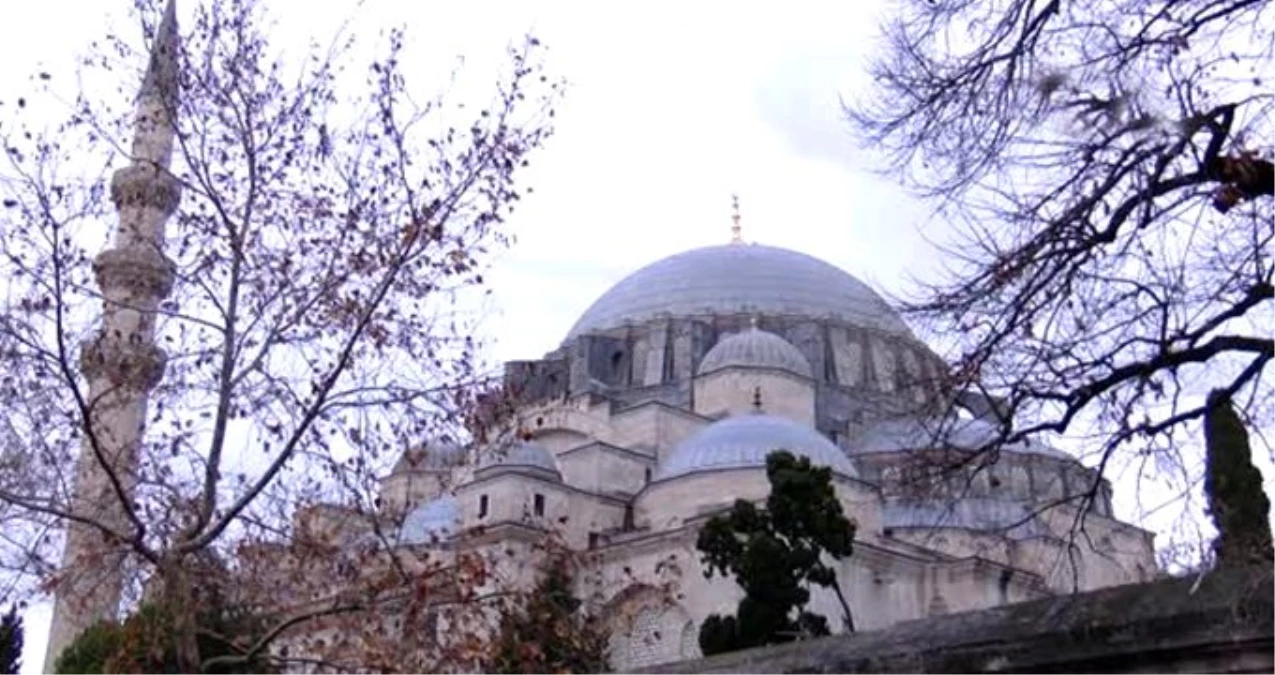 Süleymaniye Camii\'ndeki restorasyonda ayetlerin sıralamasında hata yapıldı