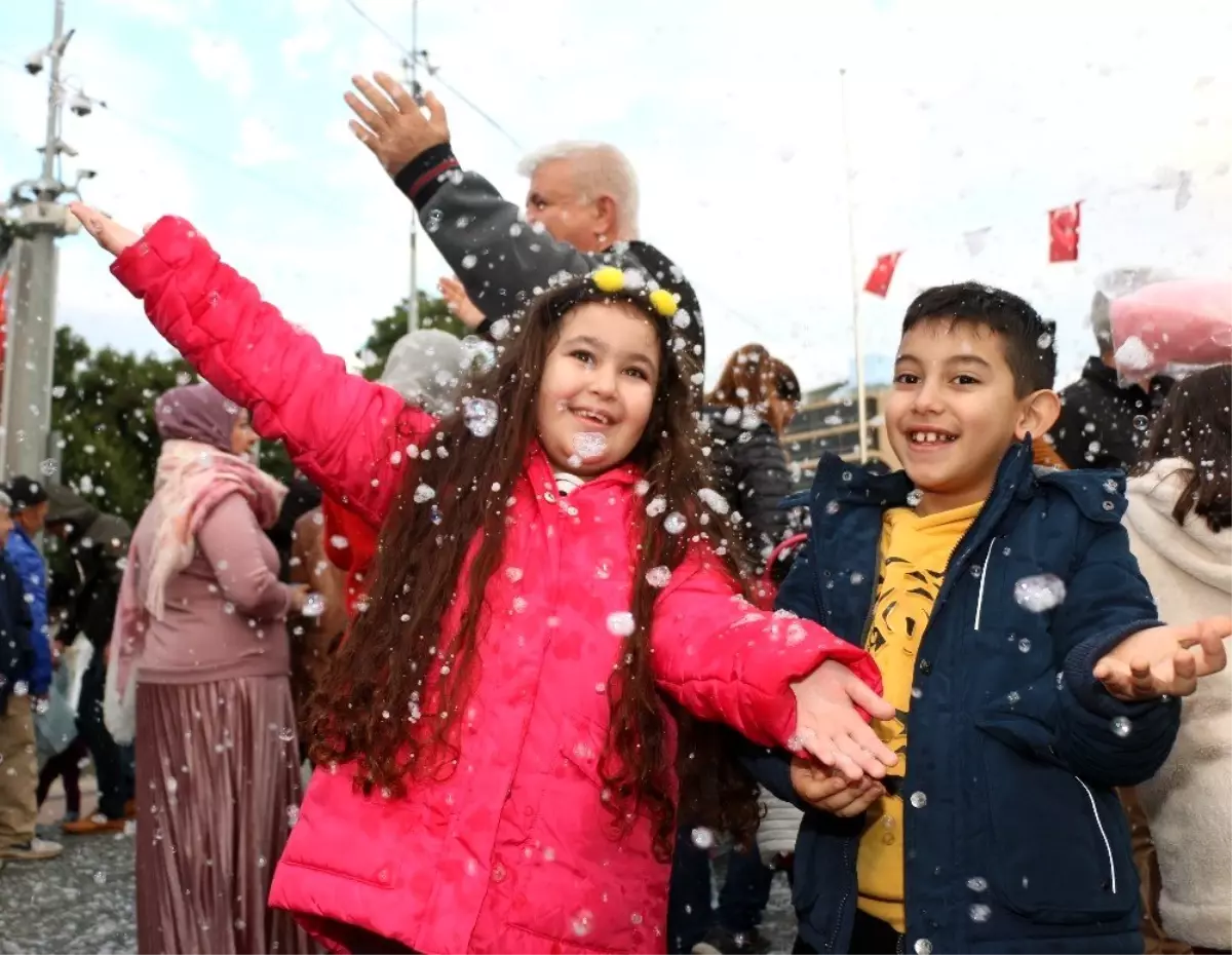 Yılbaşı Festivali\'nde eğlence sürüyor