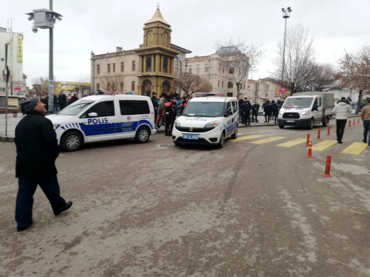 Aksaray\'da intihar girişiminde bulunan şahsı, Emniyet Müdürü ikna etti