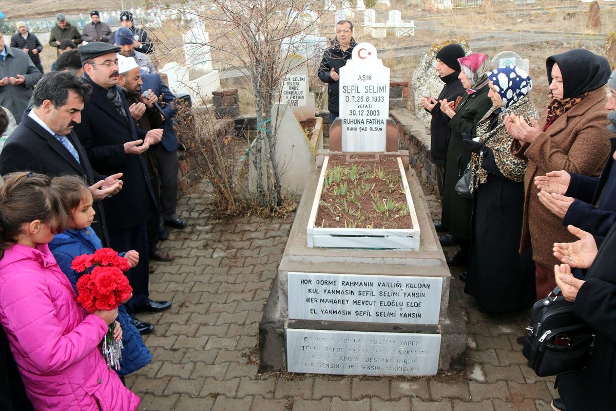 "Aşık Sefil Selimi" mezarı başında anıldı