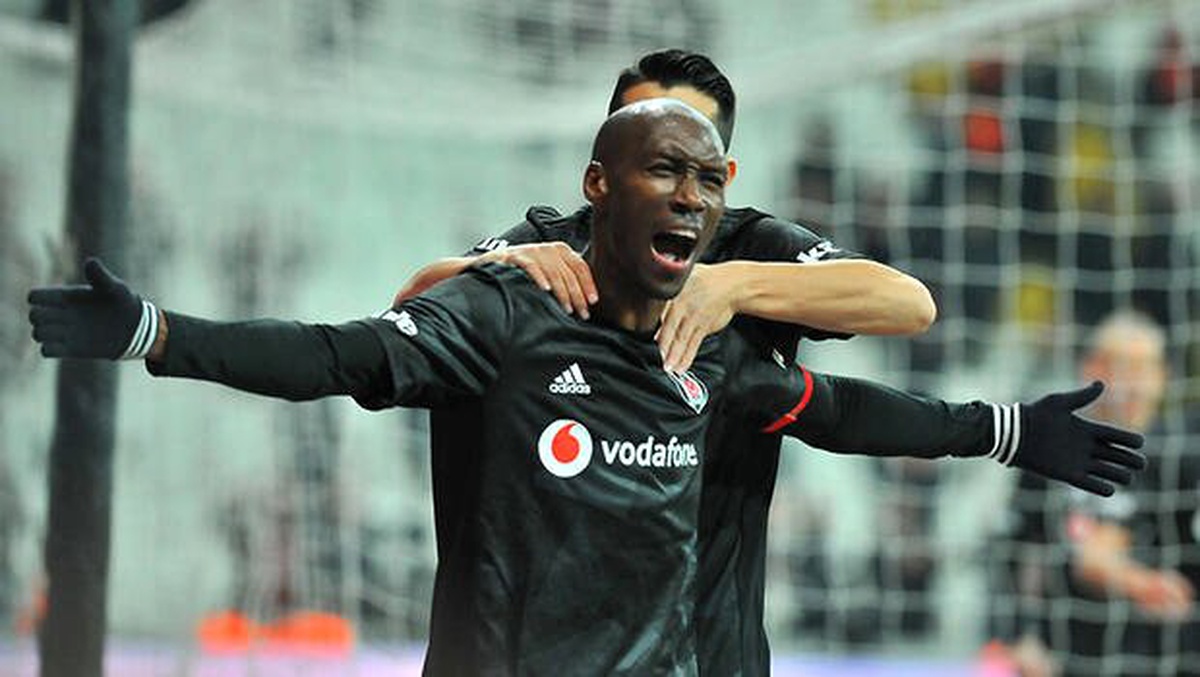 Beşiktaş\'ta Elneny geldi, Atiba Hutchinson coştu