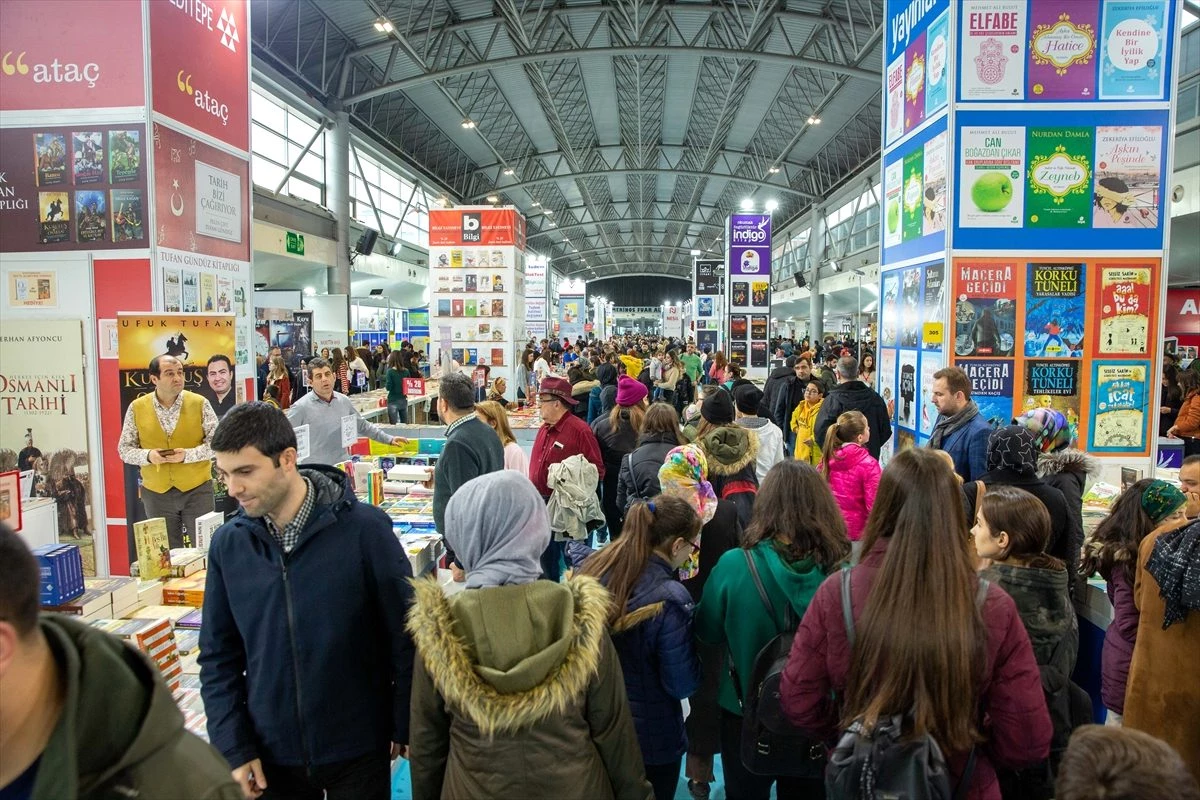 Bursa Büyükşehir Belediyesi Kitap Fuarı\'nı 121 bin 584 kişi ziyaret etti