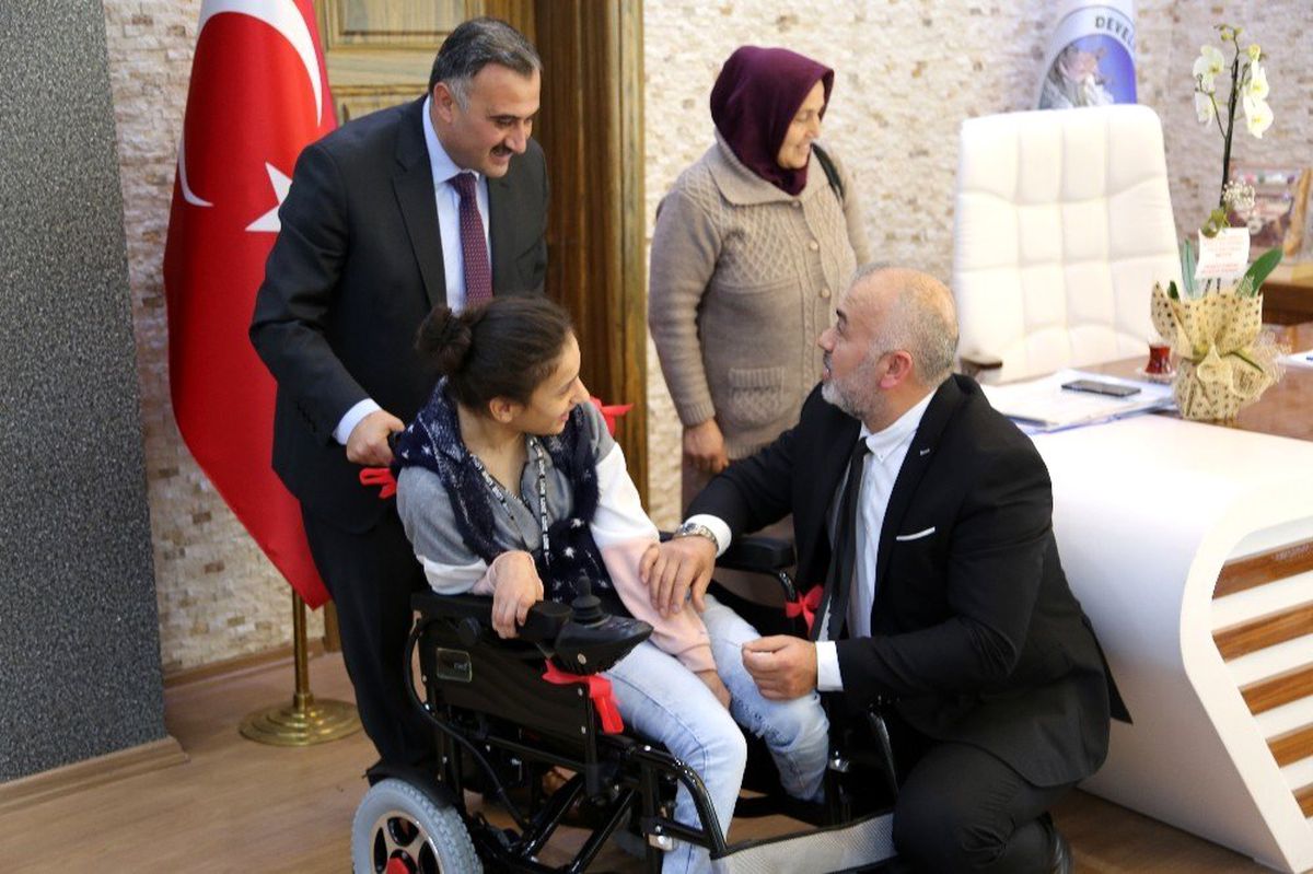 Develi\'deki engellilere yeni yıl hediyesi