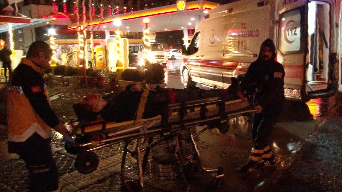 Diyarbakır\'da trafik kazası: 2\'si ağır 5 çocuk yaralı