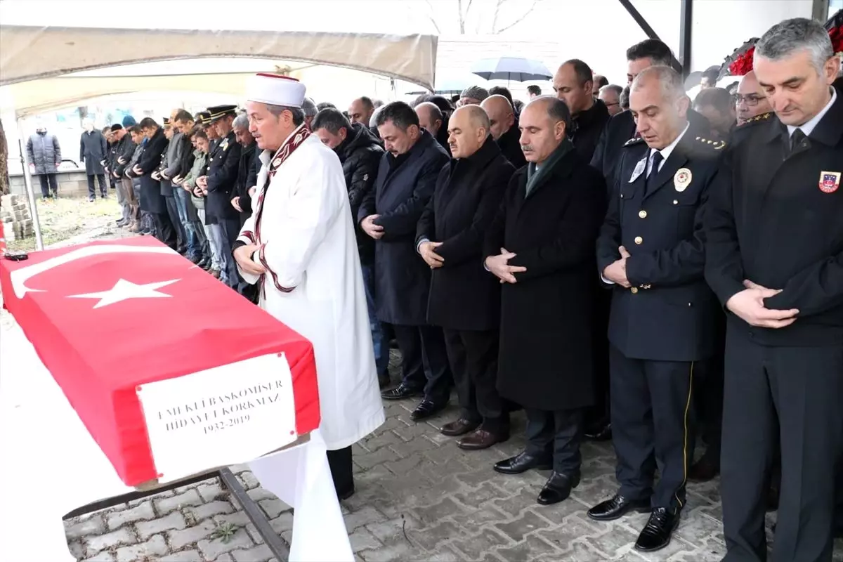 Emniyet Genel Müdürlüğü Hudut Kapıları Daire Başkanı Korkmaz\'ın babası son yolculuğa uğurlandı