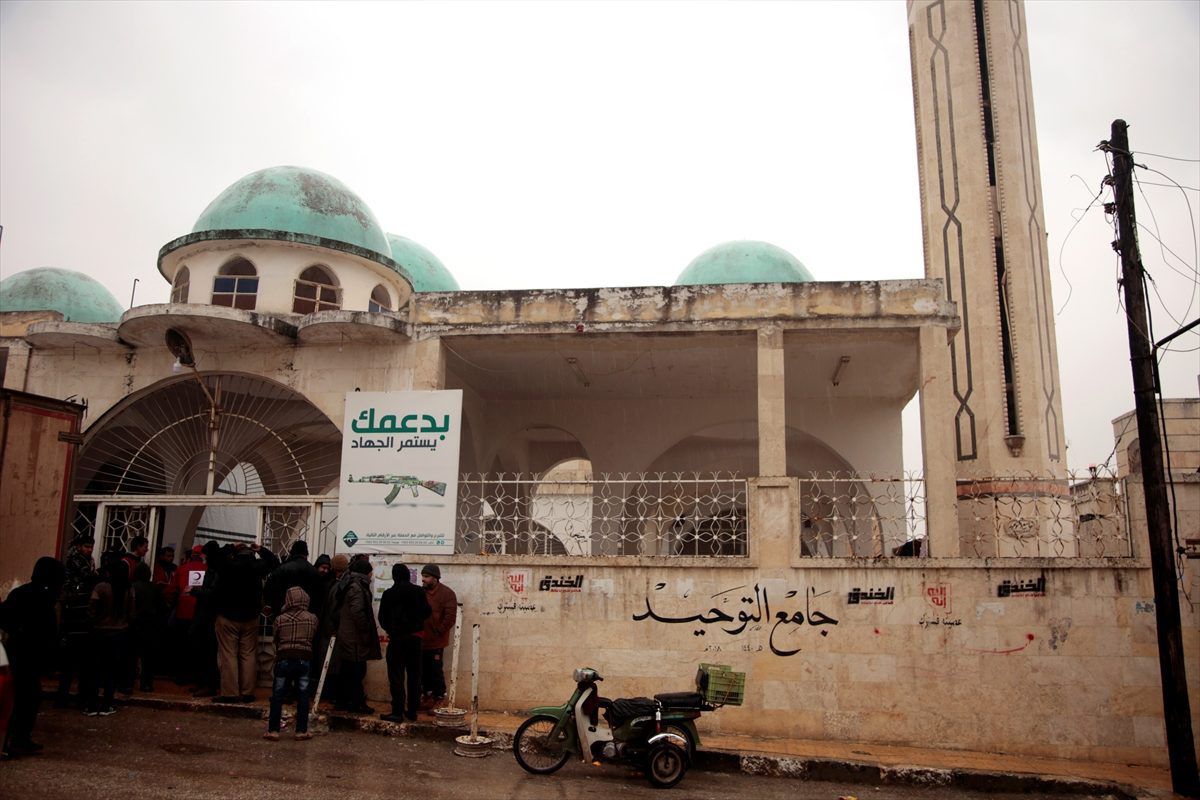 İdlib\'deki cami, bombardımandan kaçanların "sığınağı" oldu
