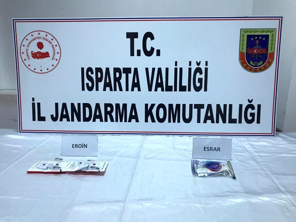 Jandarmanın yol kontrolünde uyuşturucu madde ele geçirildi: 6 gözaltı
