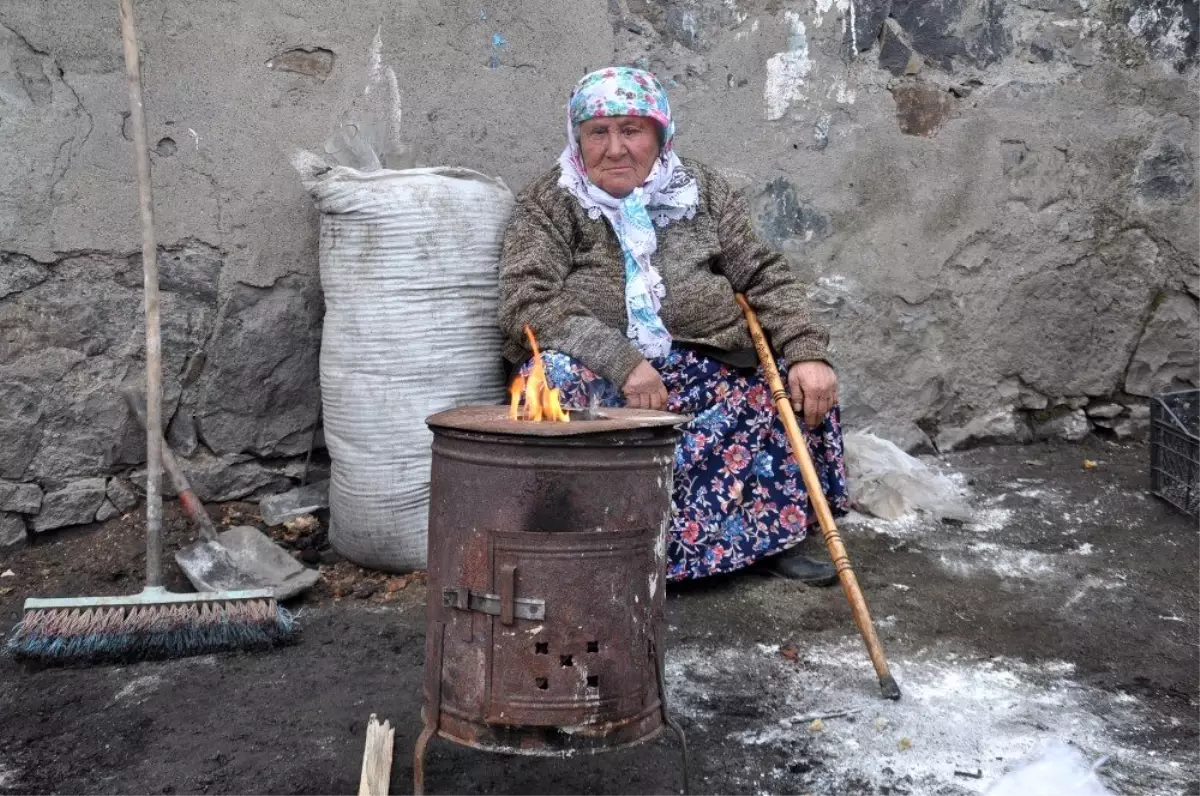 70 yaşındaki nine, eksi 10 derecede yaşam mücadelesi veriyor