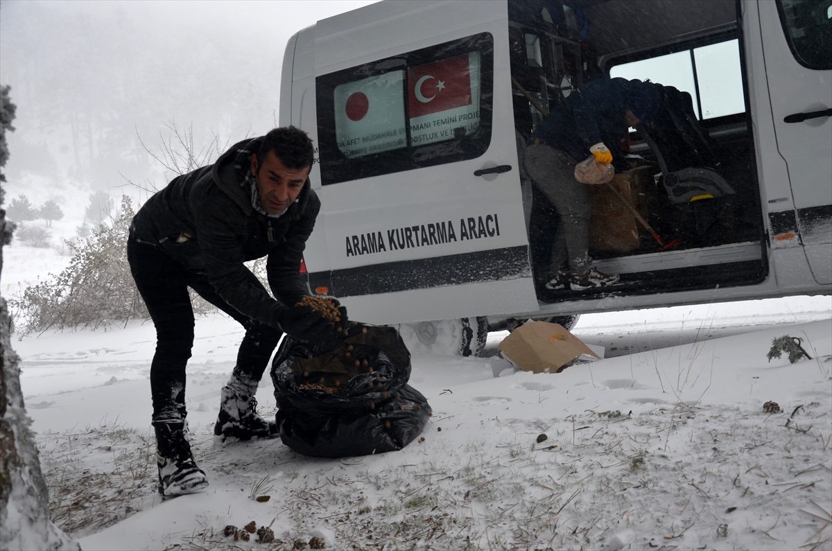 Manisa\'nın yüksek kesimlerinde kar yağışı etkili oldu