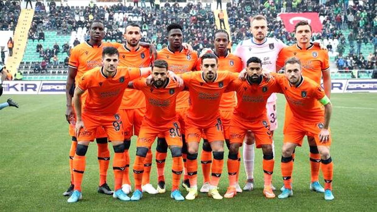 Medipol Başakşehir üç kulvarda yoluna devam eden tek takım