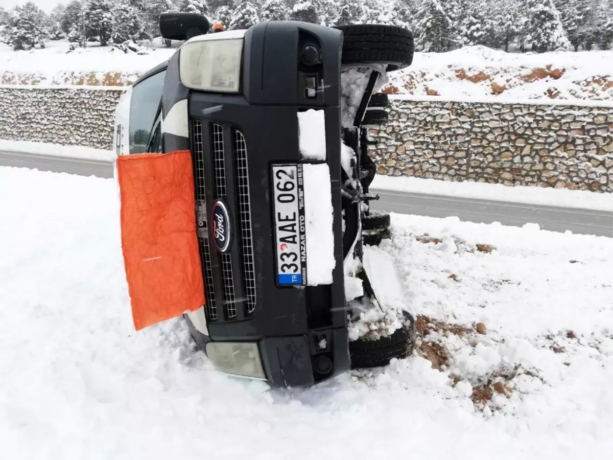 Mersin\'de işçi servisi devrildi: 4 yaralı