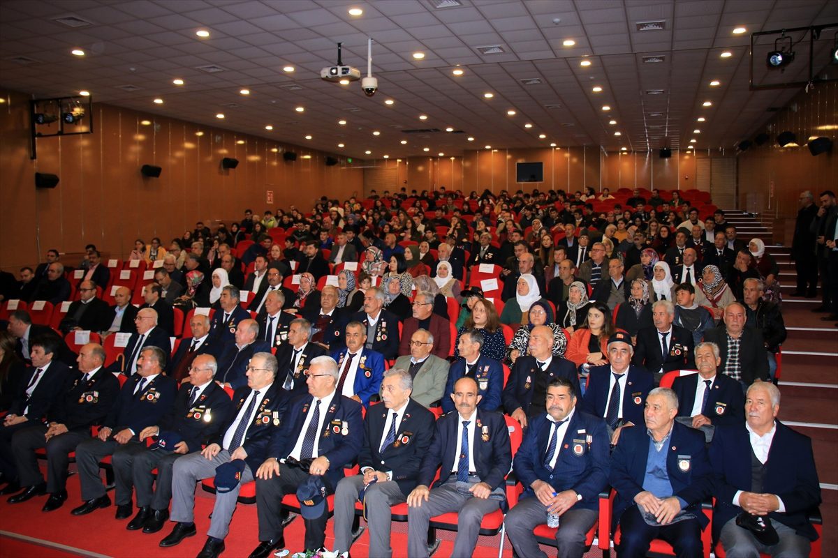 Mersin\'de Kıbrıs gazilerine madalya ve berat verildi