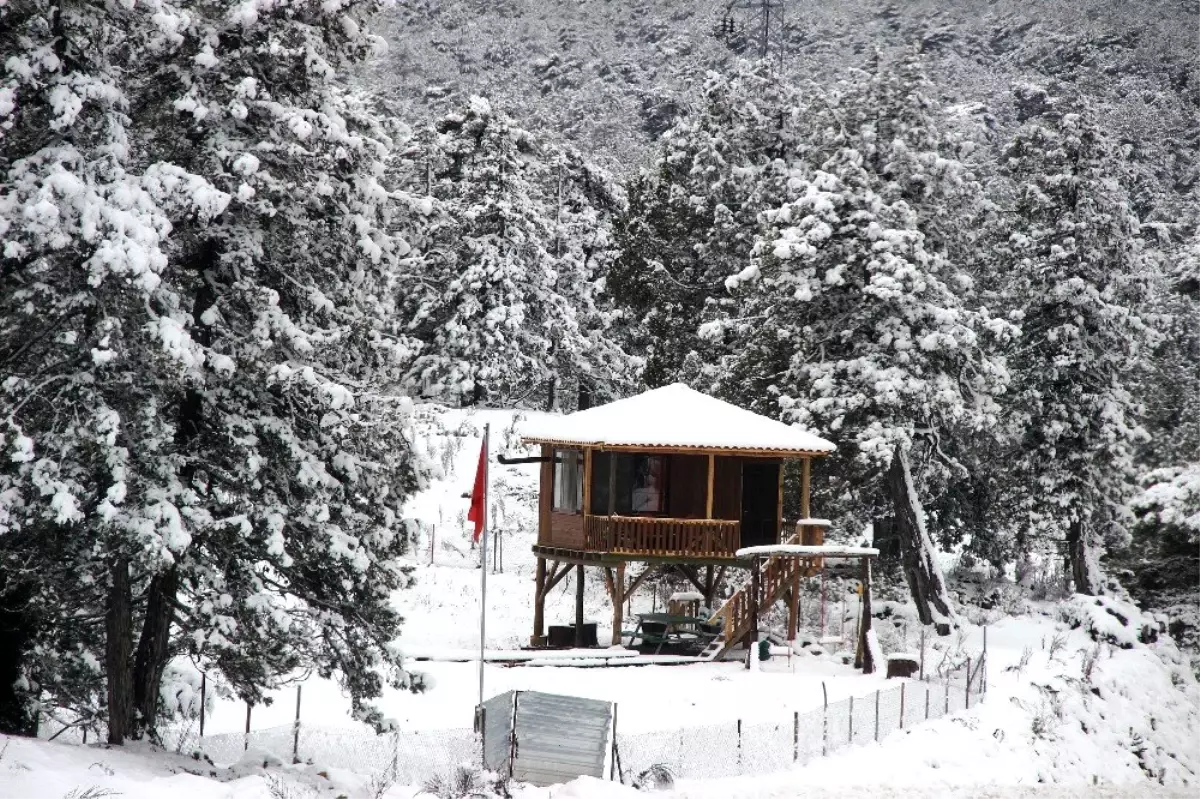 Muğla\'nın yüksek kesimleri beyaza büründü