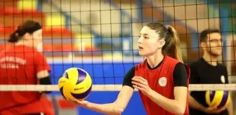 Nevşehir Belediyespor kadın voleybol takımı devre arası kamp çalışmalarını sürdürüyor