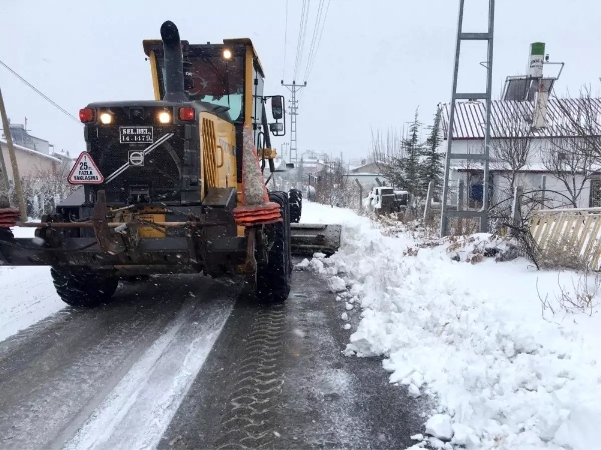 Selçuklu\'da dış mahallelerde yoğun kar mesaisi