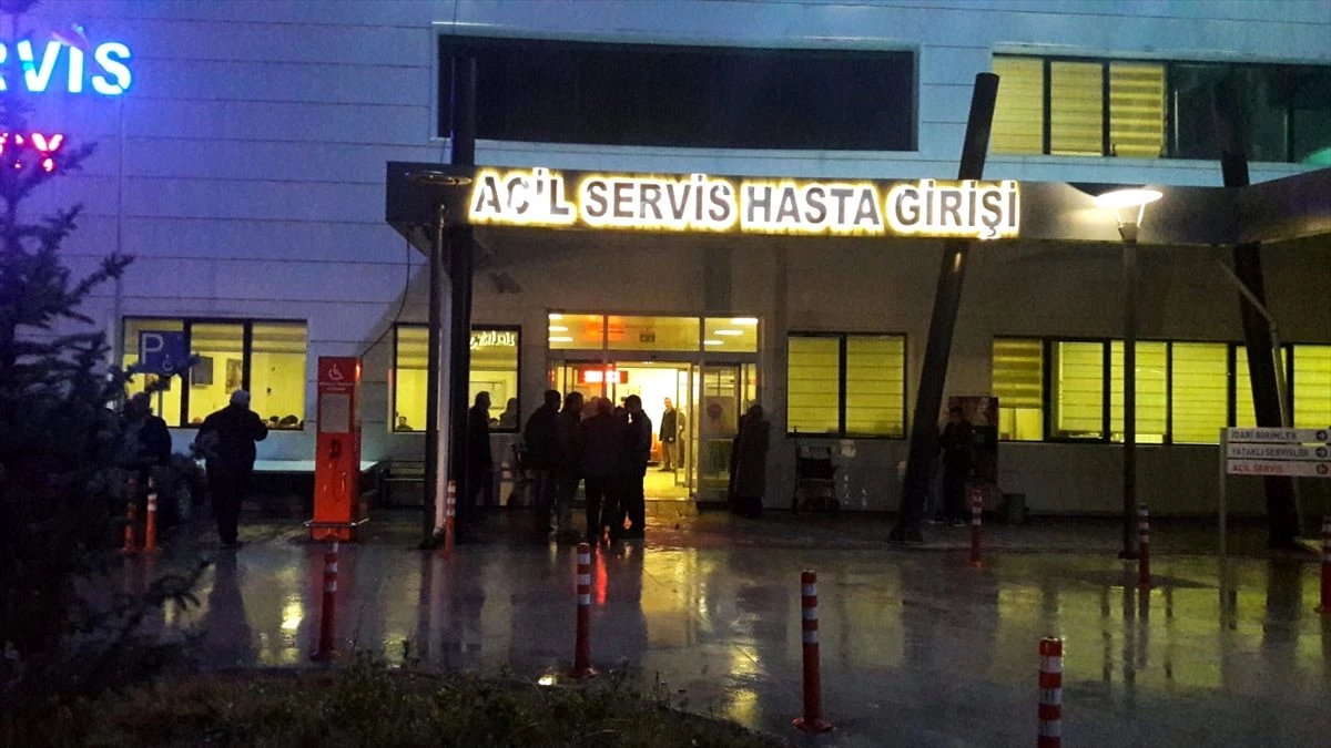 Sinop\'ta otomobil dereye devrildi: 1 ölü, 2 yaralı