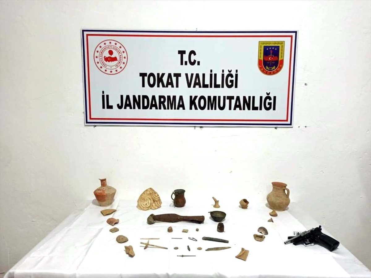 Tokat\'ta kaçak kazı ve tarihi eser operasyonlarında 2 kişi yakalandı
